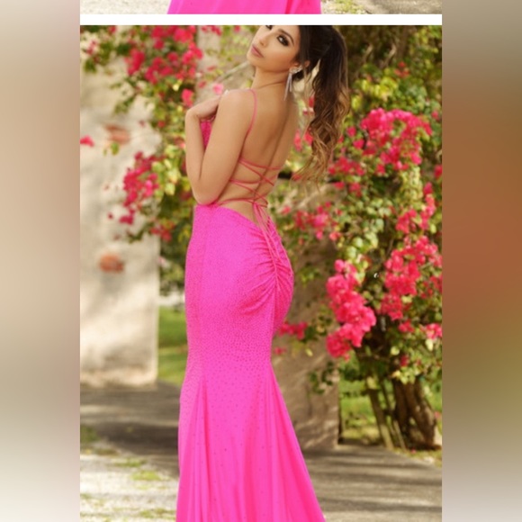 Lady Black tie prom dress like new! - Picture 5 of 5